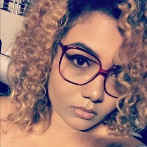 Meet your Posher, Rebekah